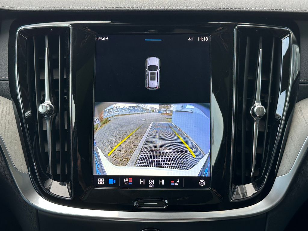 Volvo V60 Cross Country 2023