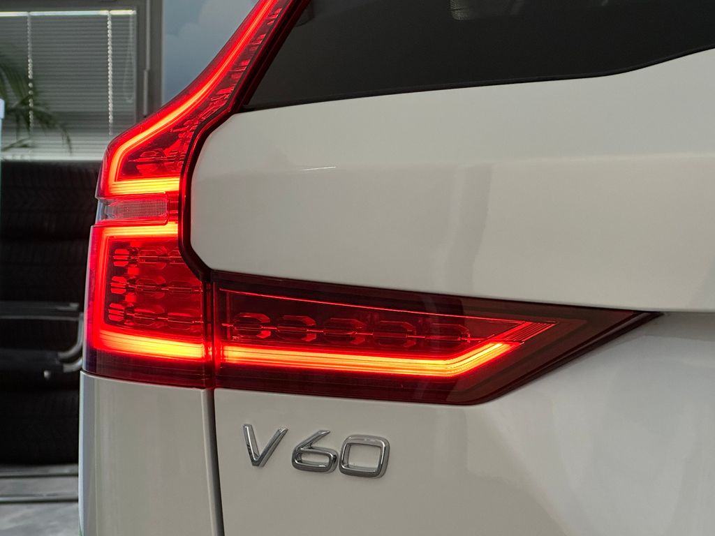 Volvo V60 Cross Country 2023
