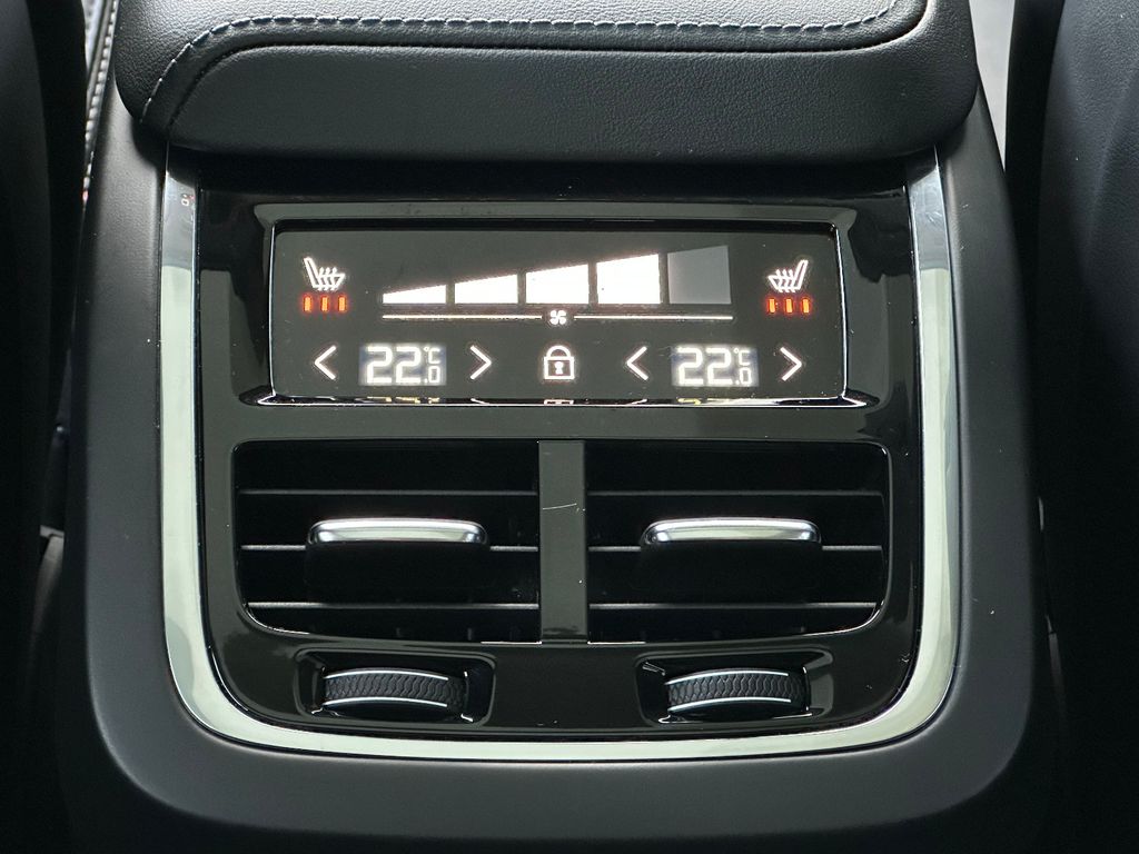 Volvo V60 Cross Country 2023