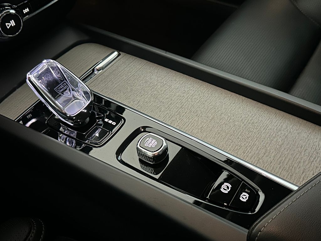 Volvo V60 Cross Country 2023