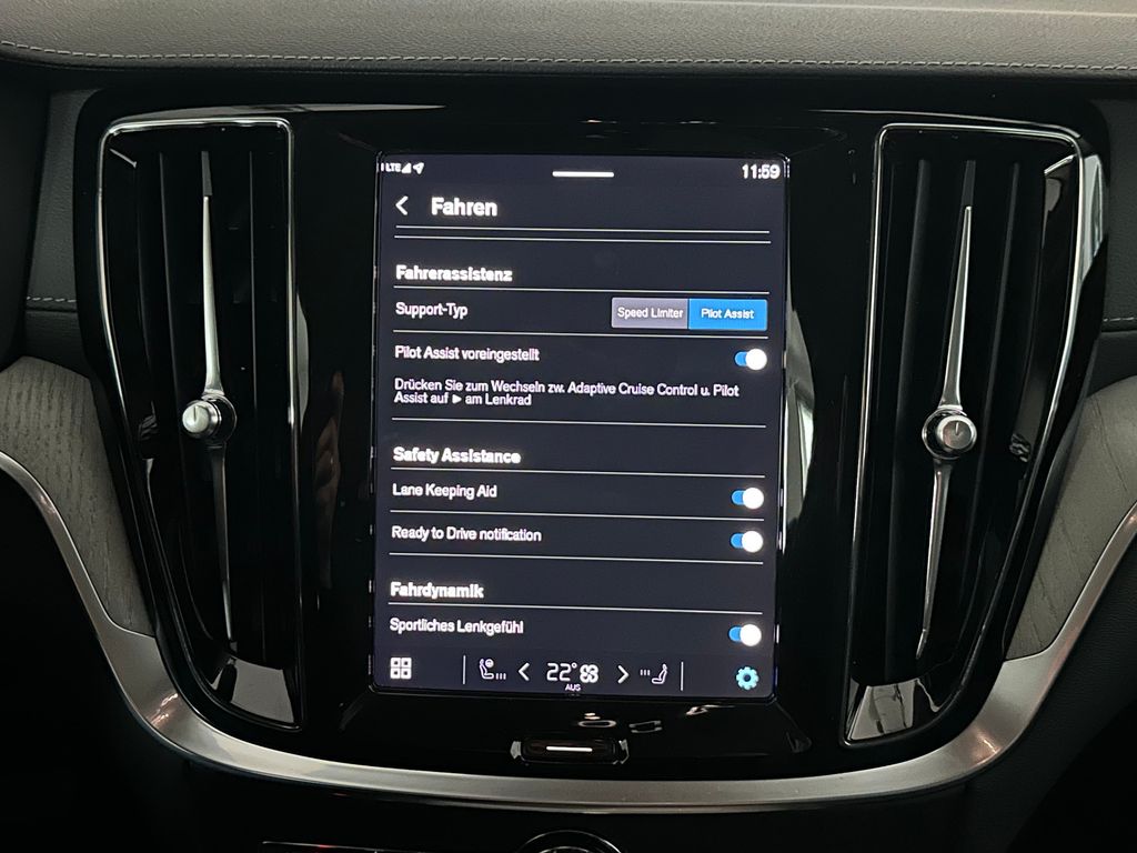 Volvo V60 Cross Country 2023