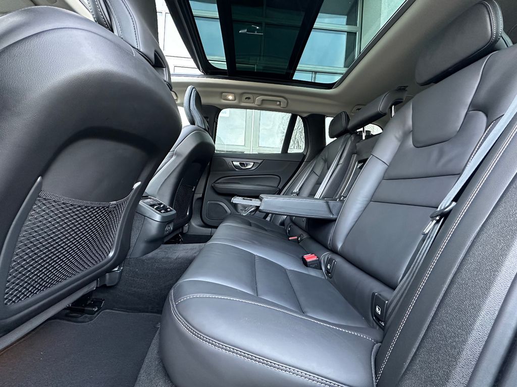 Volvo V60 Cross Country 2023