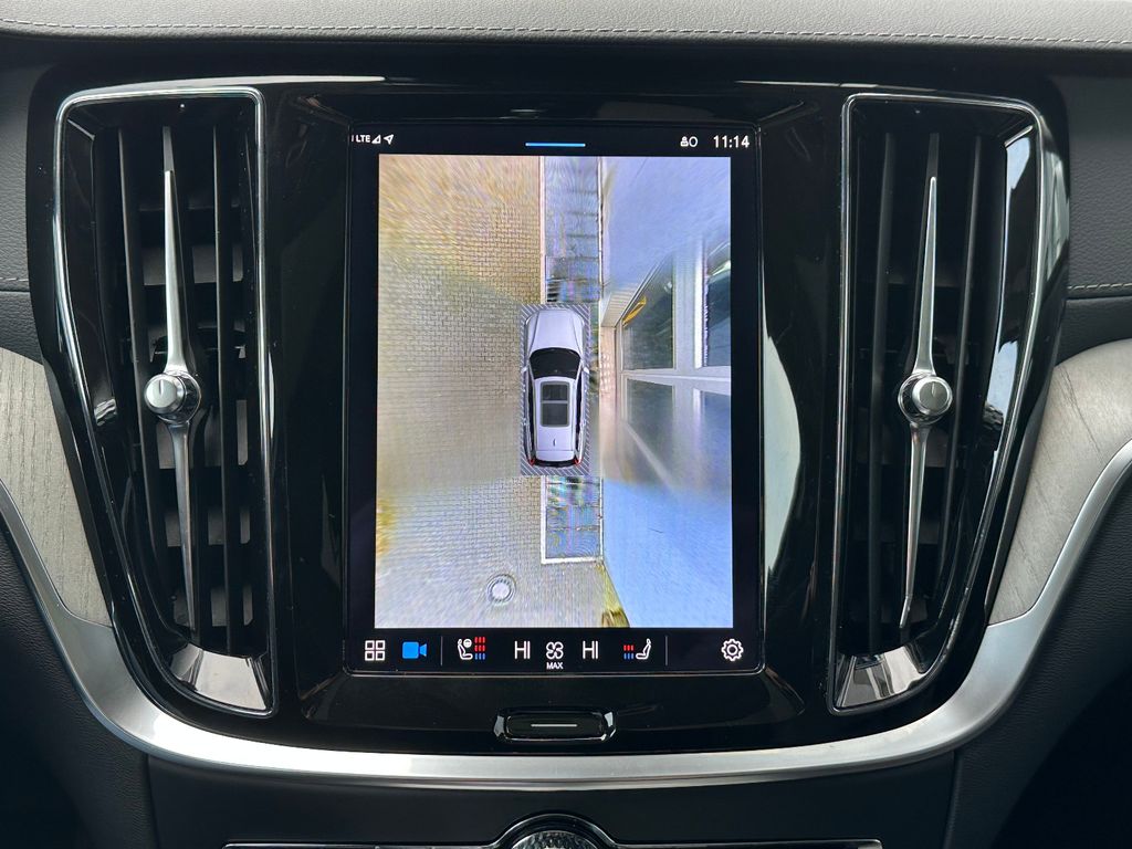 Volvo V60 Cross Country 2023