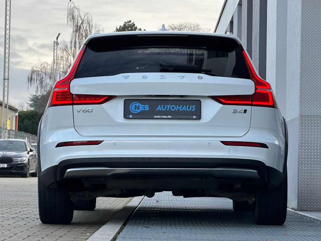 Volvo V60 Cross Country 2023