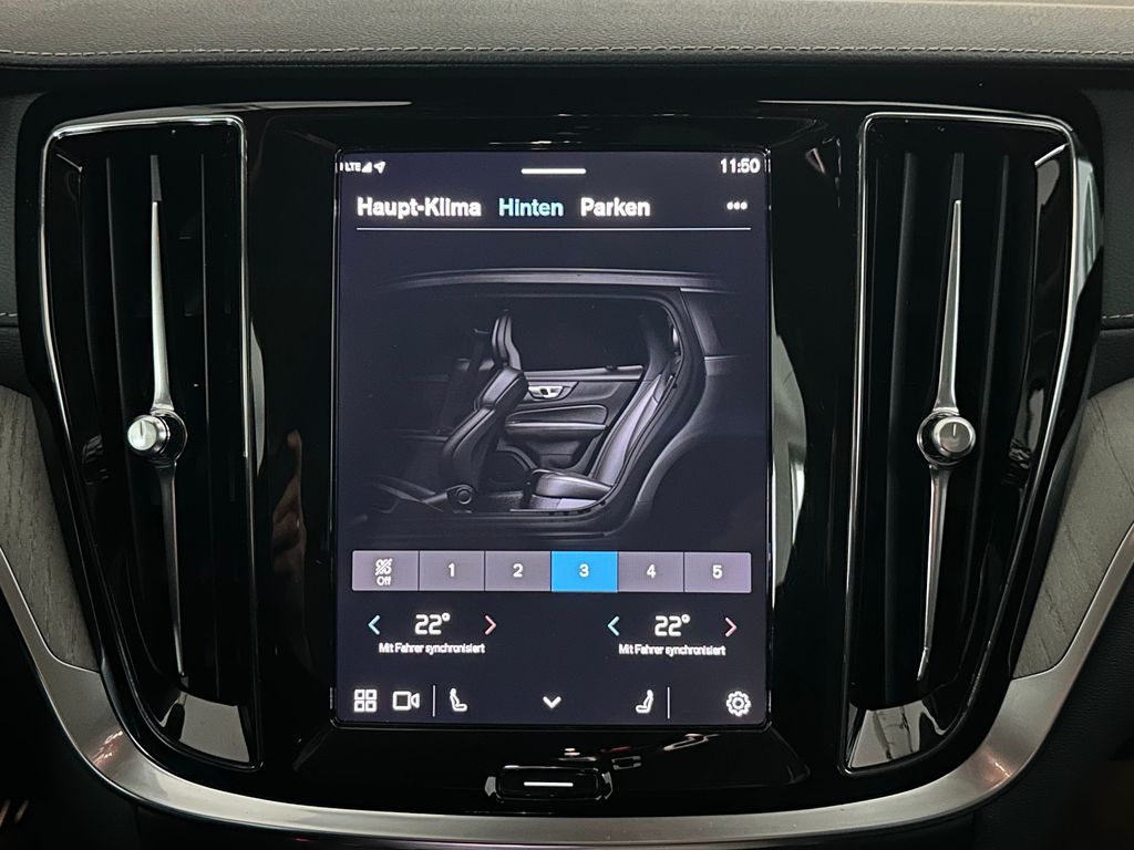 Volvo V60 Cross Country 2023