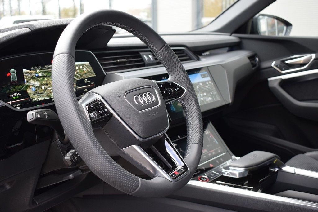 Audi SQ8 e-tron 2024