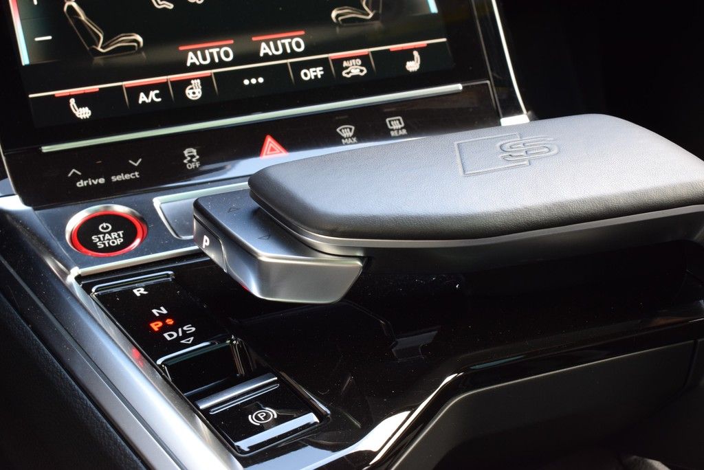 Audi SQ8 e-tron 2024