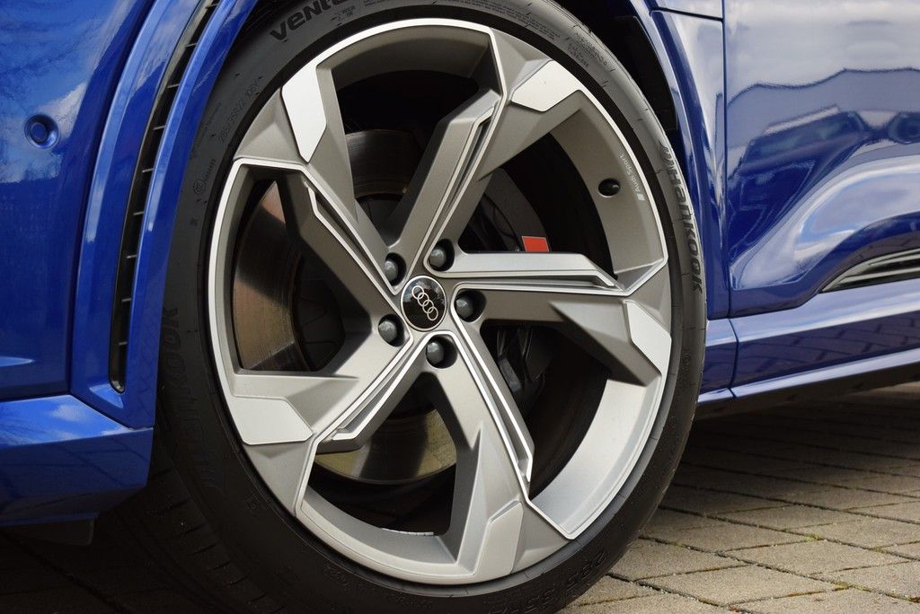 Audi SQ8 e-tron 2024