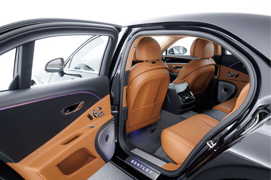 Bentley Flying Spur 2025
