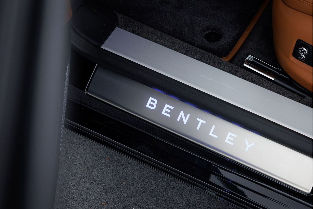 Bentley Flying Spur 2025