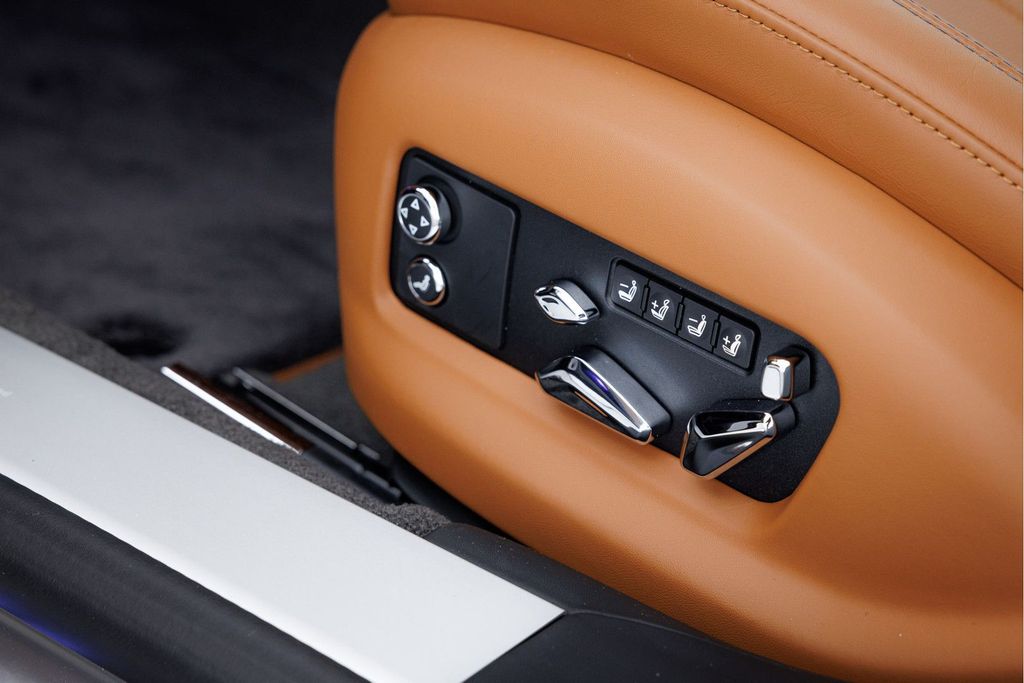 Bentley Flying Spur 2025