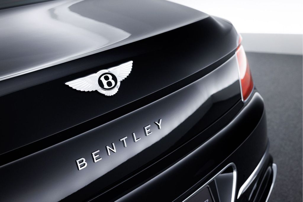 Bentley Flying Spur 2025