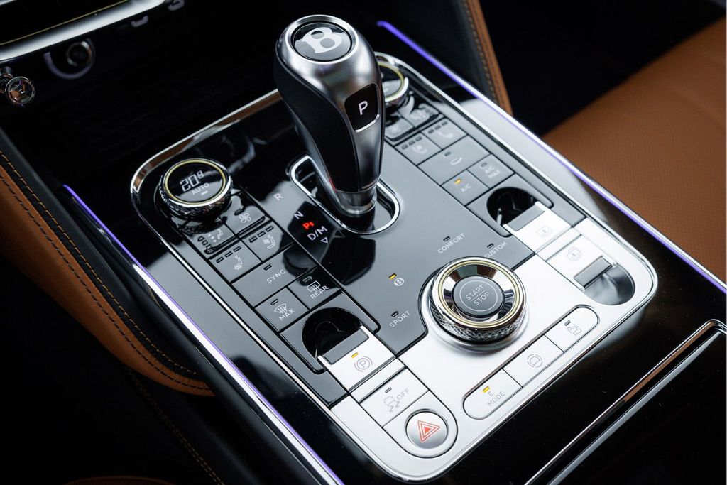 Bentley Flying Spur 2025