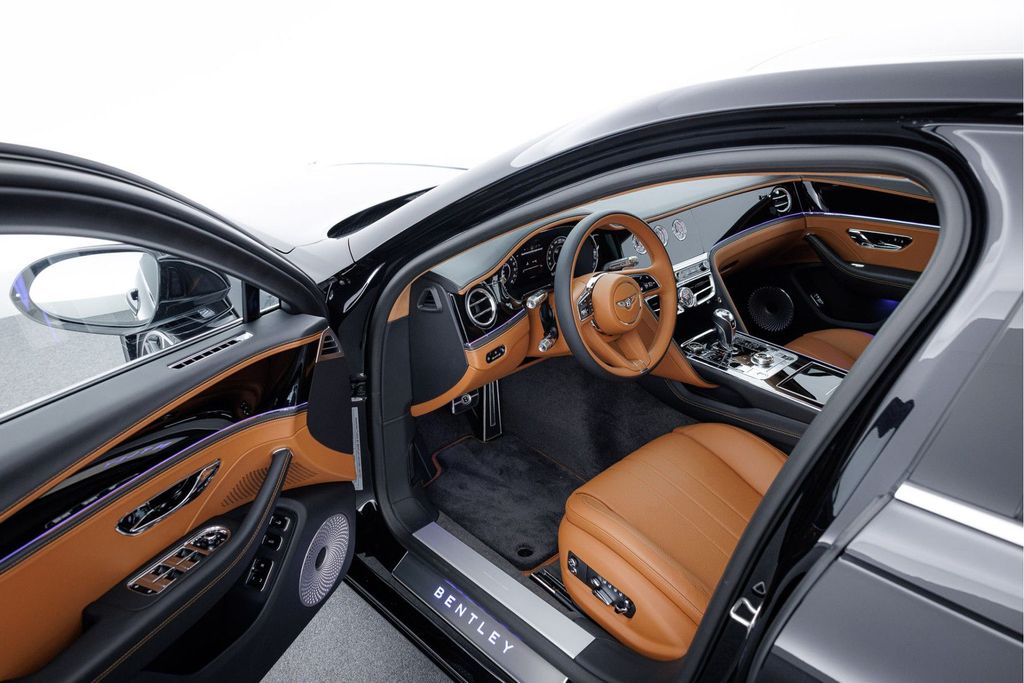 Bentley Flying Spur 2025