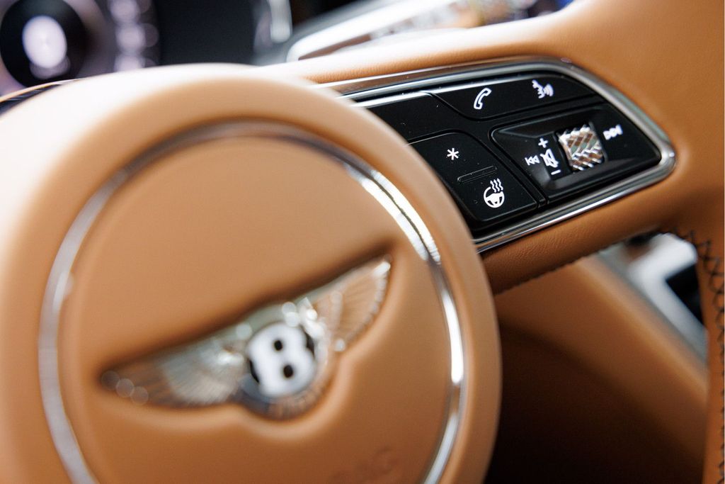 Bentley Flying Spur 2025