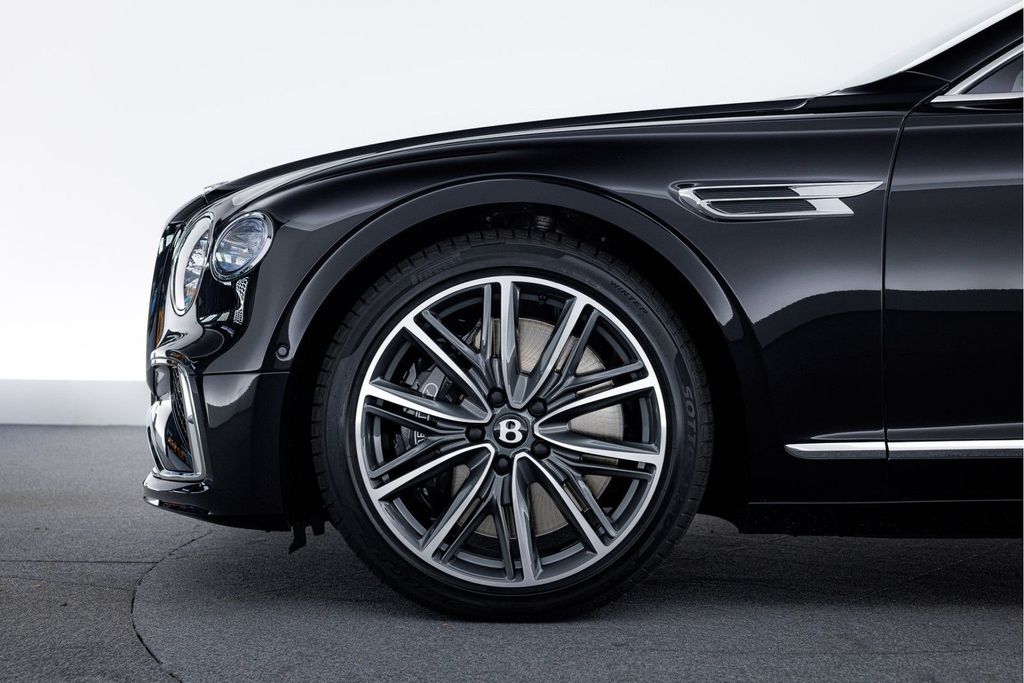 Bentley Flying Spur 2025