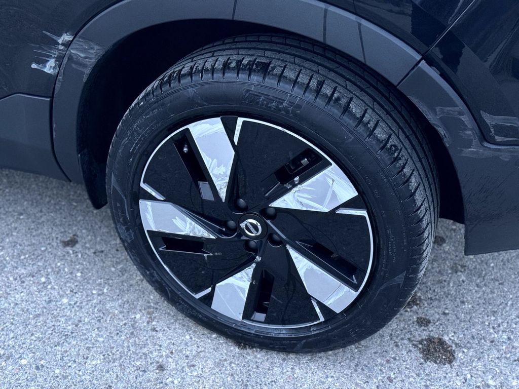 Volvo EX40 2025