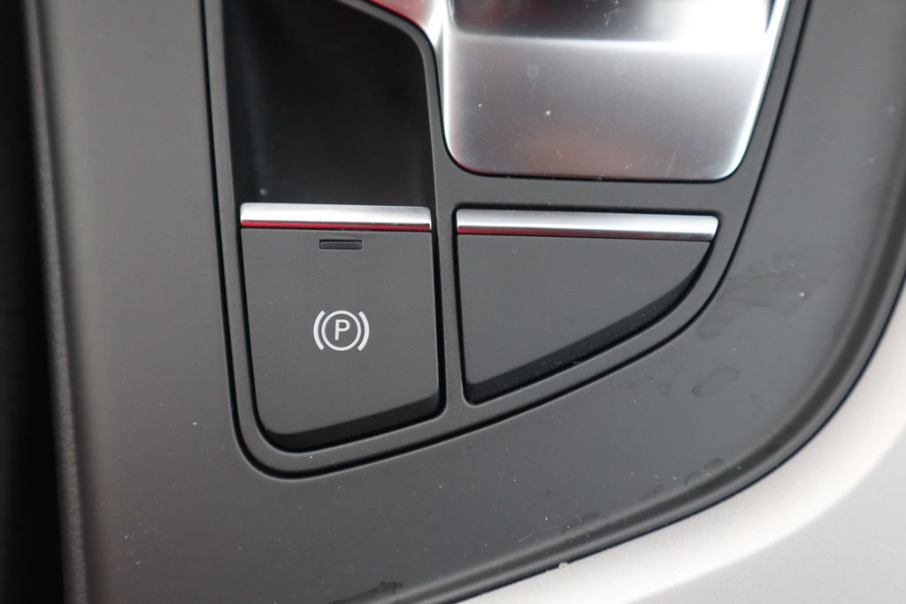 Audi A4 2023