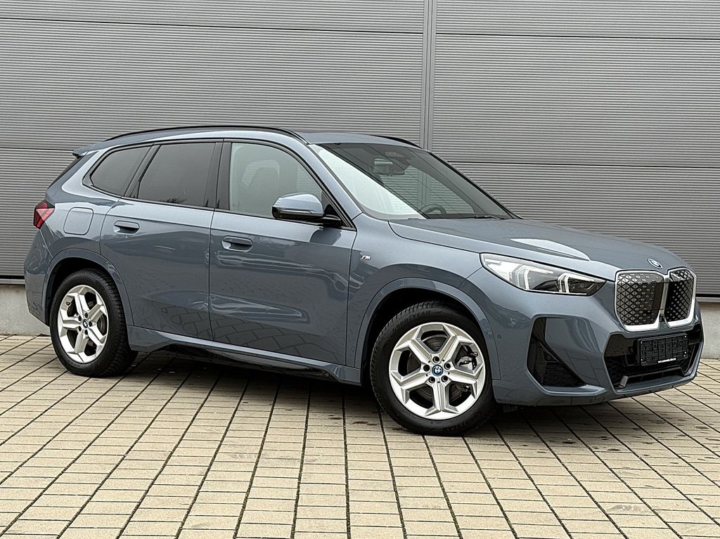 BMW iX1 2024