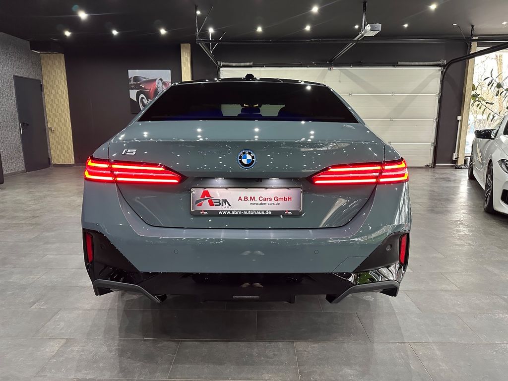 BMW i5 2024
