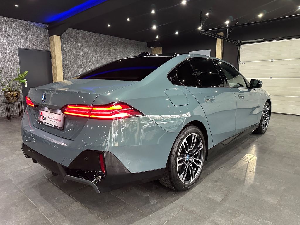 BMW i5 2024