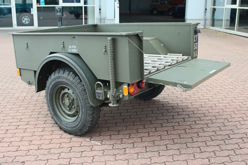 Land Rover Defender 2004