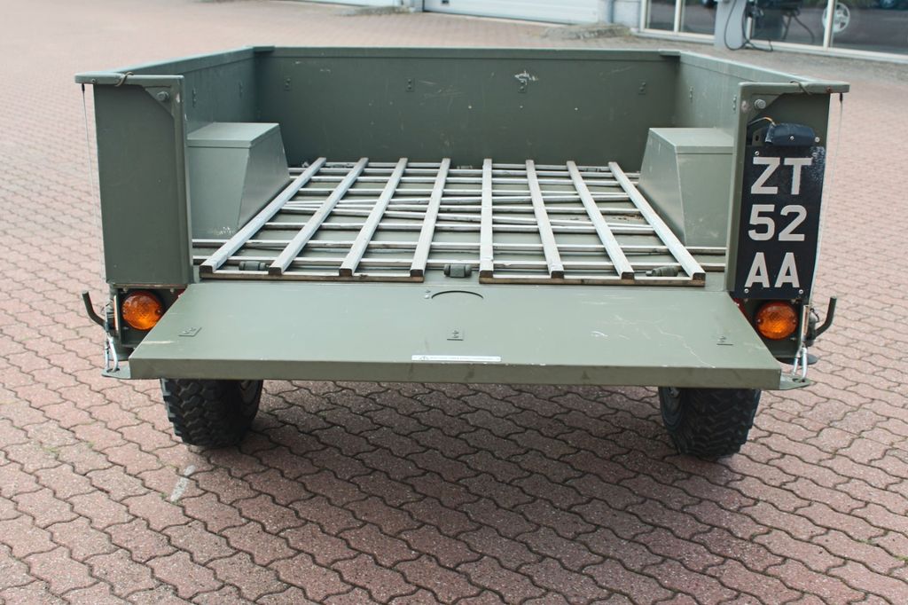 Land Rover Defender 2004