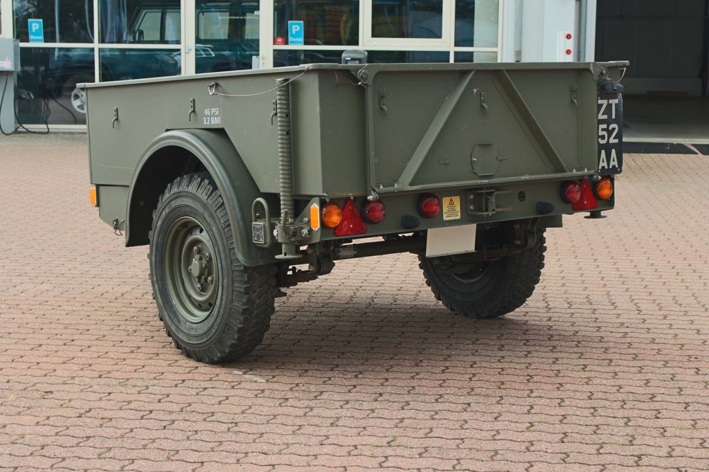 Land Rover Defender 2004