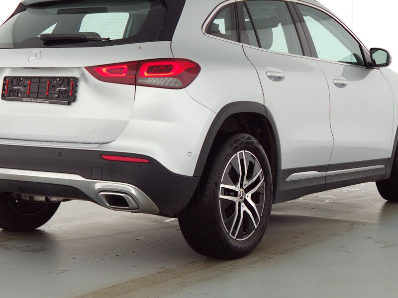 Mercedes-Benz GLA 180 2022