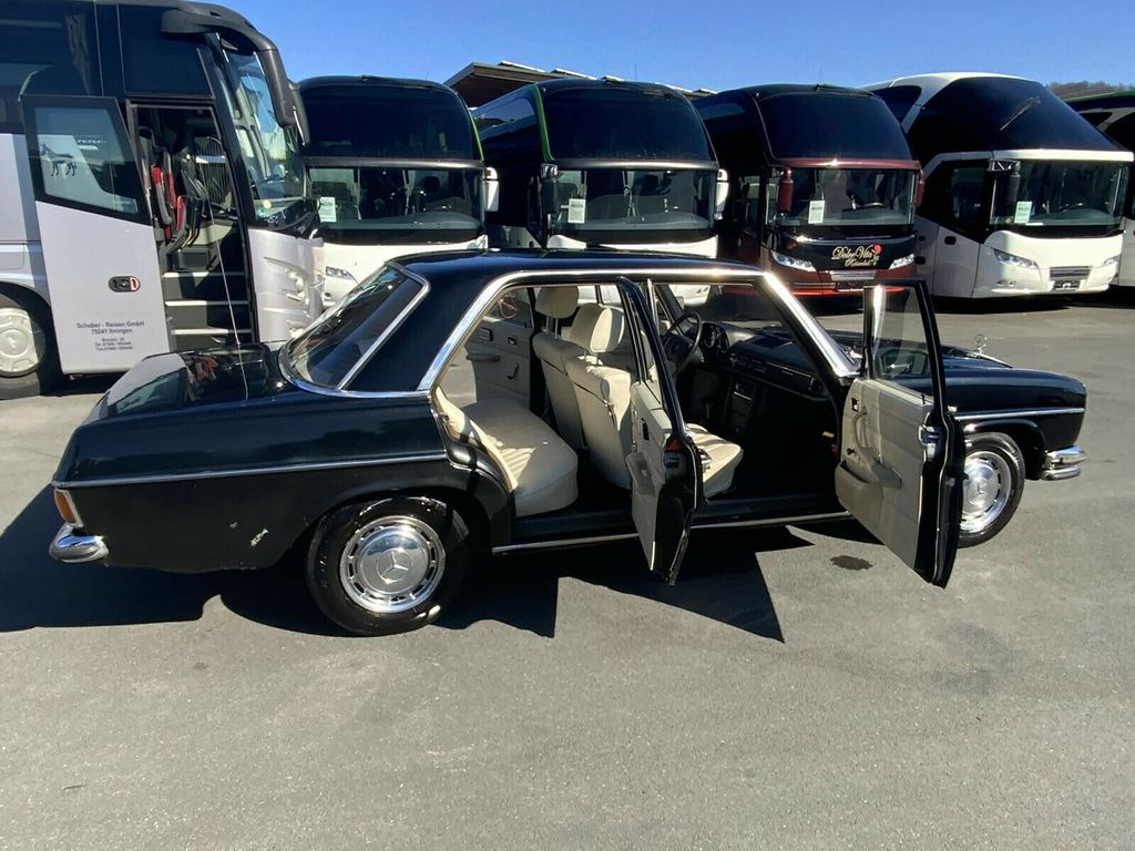 Mercedes-Benz 200 1973