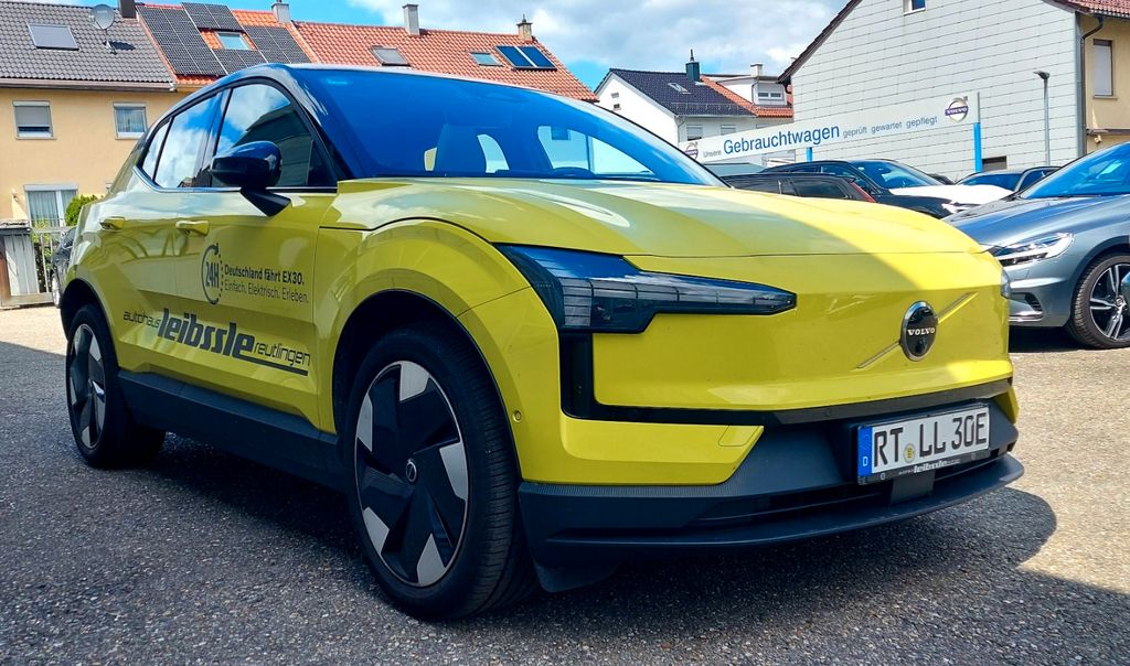 Volvo EX30 2024