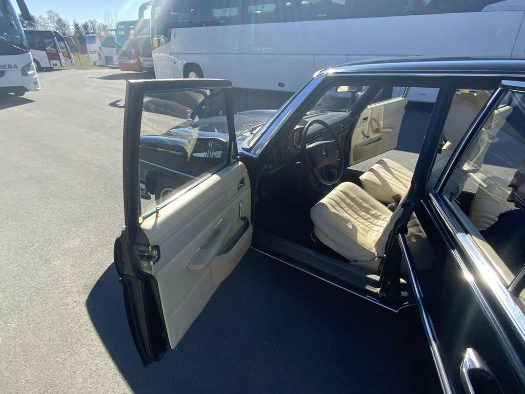 Mercedes-Benz 200 1973