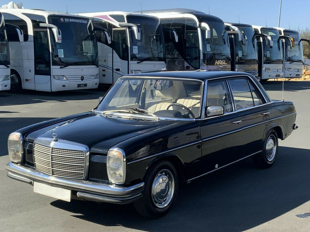 Mercedes-Benz 200 1973