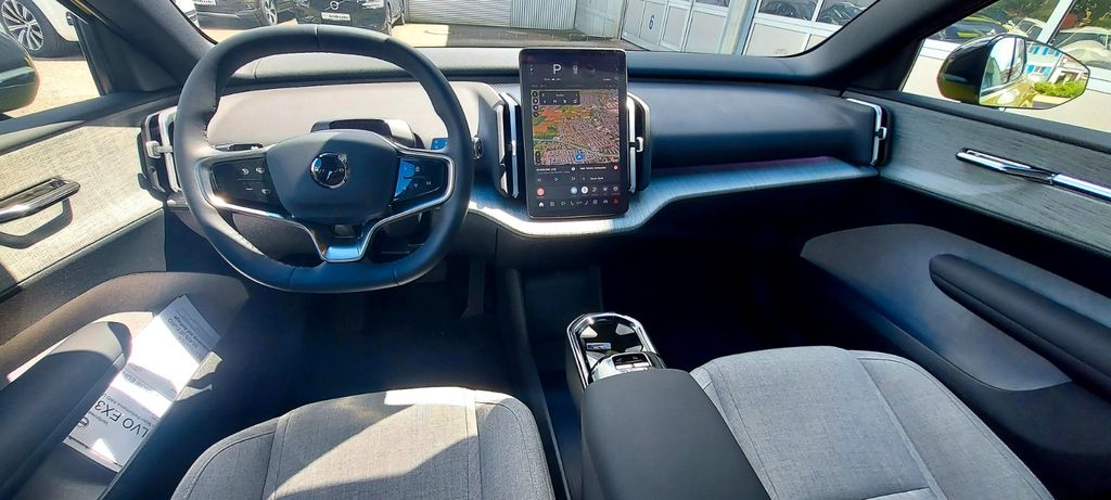 Volvo EX30 2024