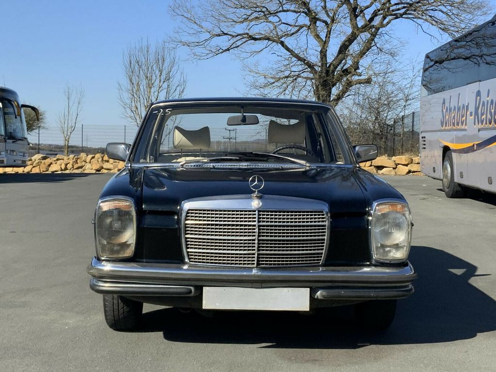 Mercedes-Benz 200 1973