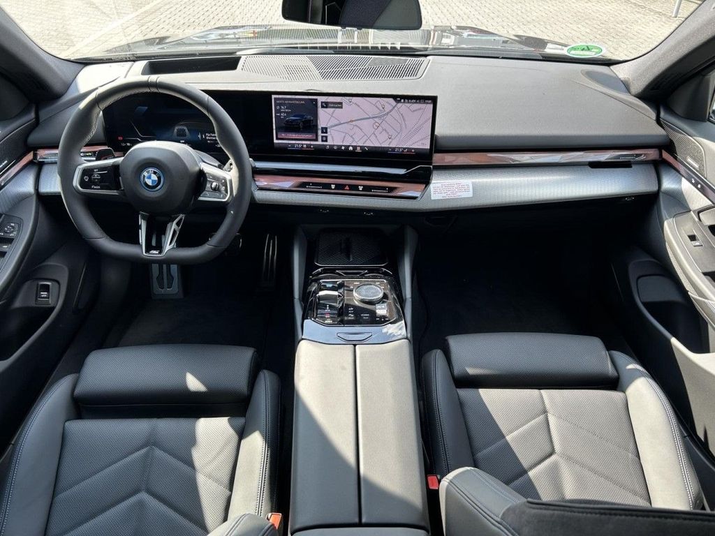 BMW i5 2024