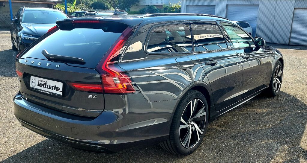 Volvo V90 2022