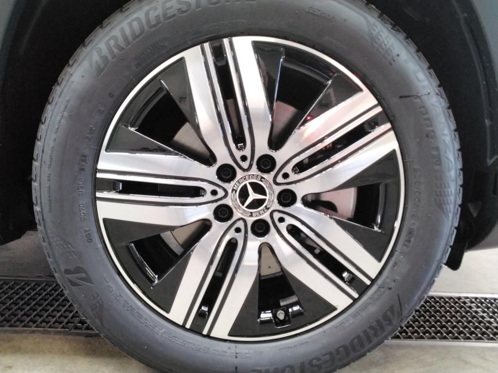 Mercedes-Benz EQB 2023