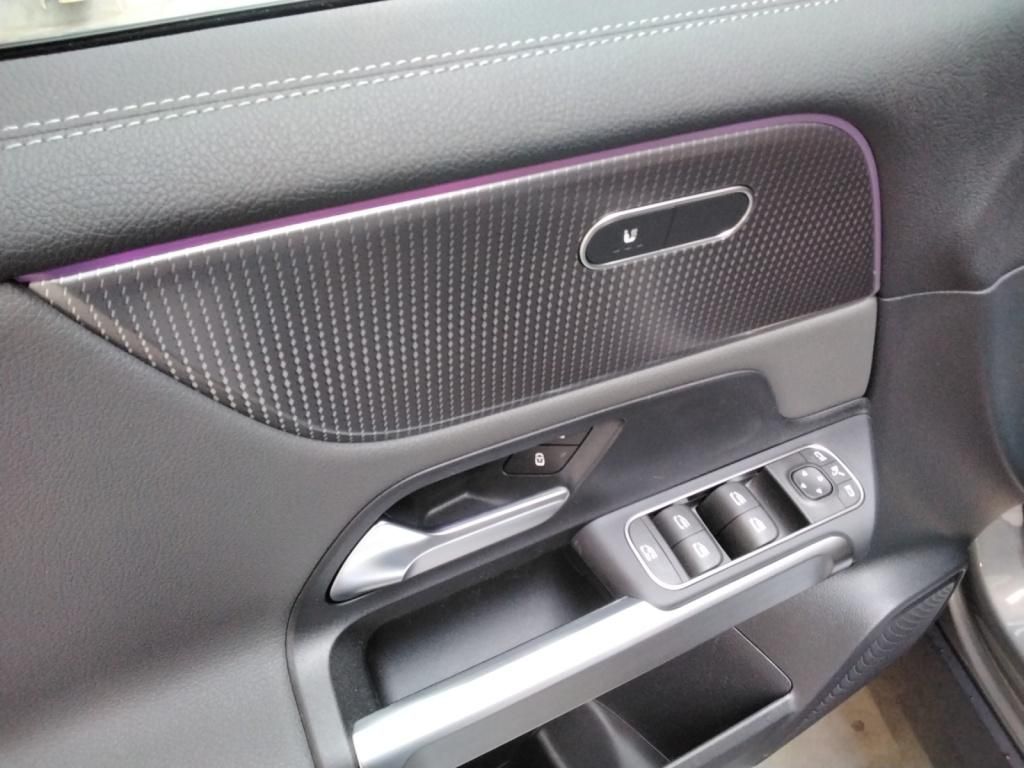 Mercedes-Benz EQB 2023