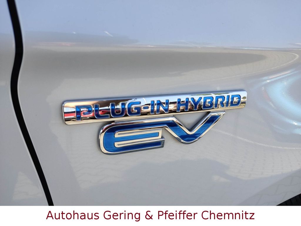 Mitsubishi Plug-in Hybrid Outlander 2021