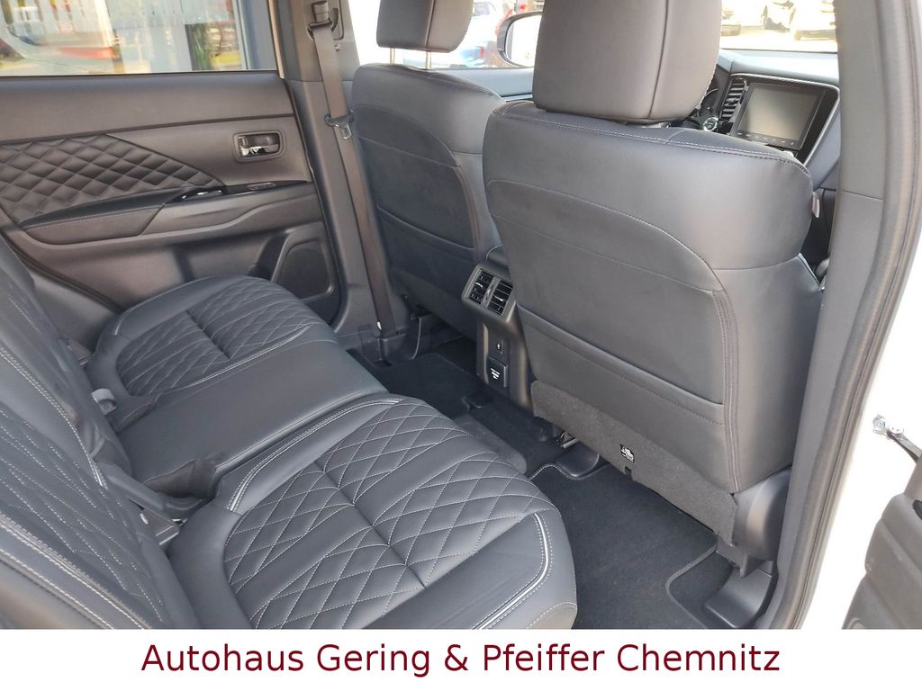 Mitsubishi Plug-in Hybrid Outlander 2021