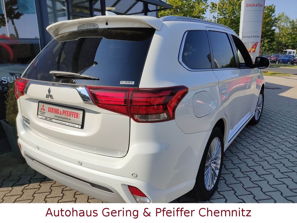 Mitsubishi Plug-in Hybrid Outlander 2021