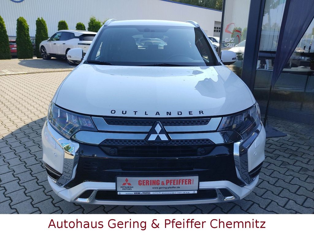 Mitsubishi Plug-in Hybrid Outlander 2021
