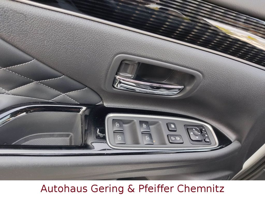 Mitsubishi Plug-in Hybrid Outlander 2021