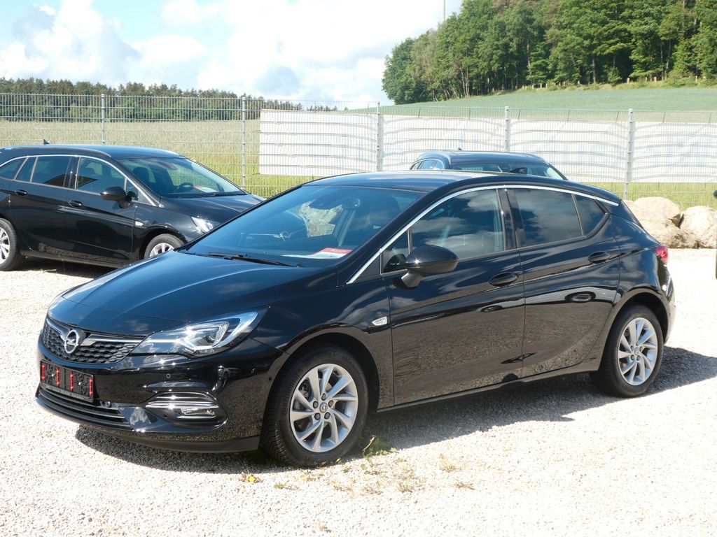 Opel Astra 2021