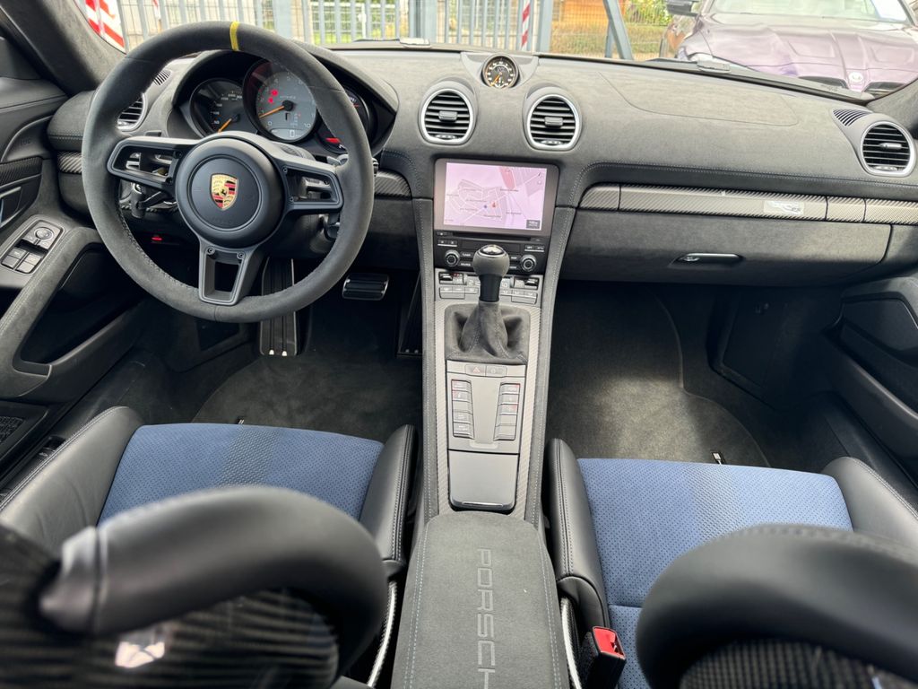 Porsche Cayman 2022