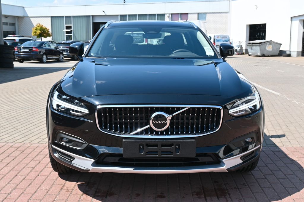 Volvo V90 Cross Country 2024
