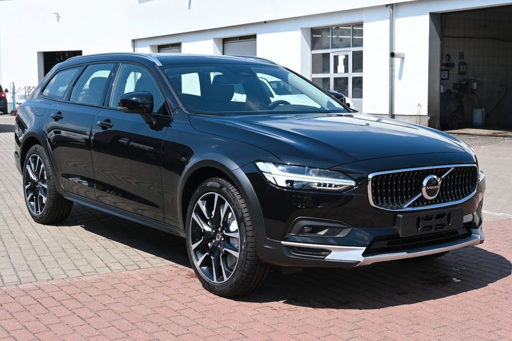 Volvo V90 Cross Country 2024