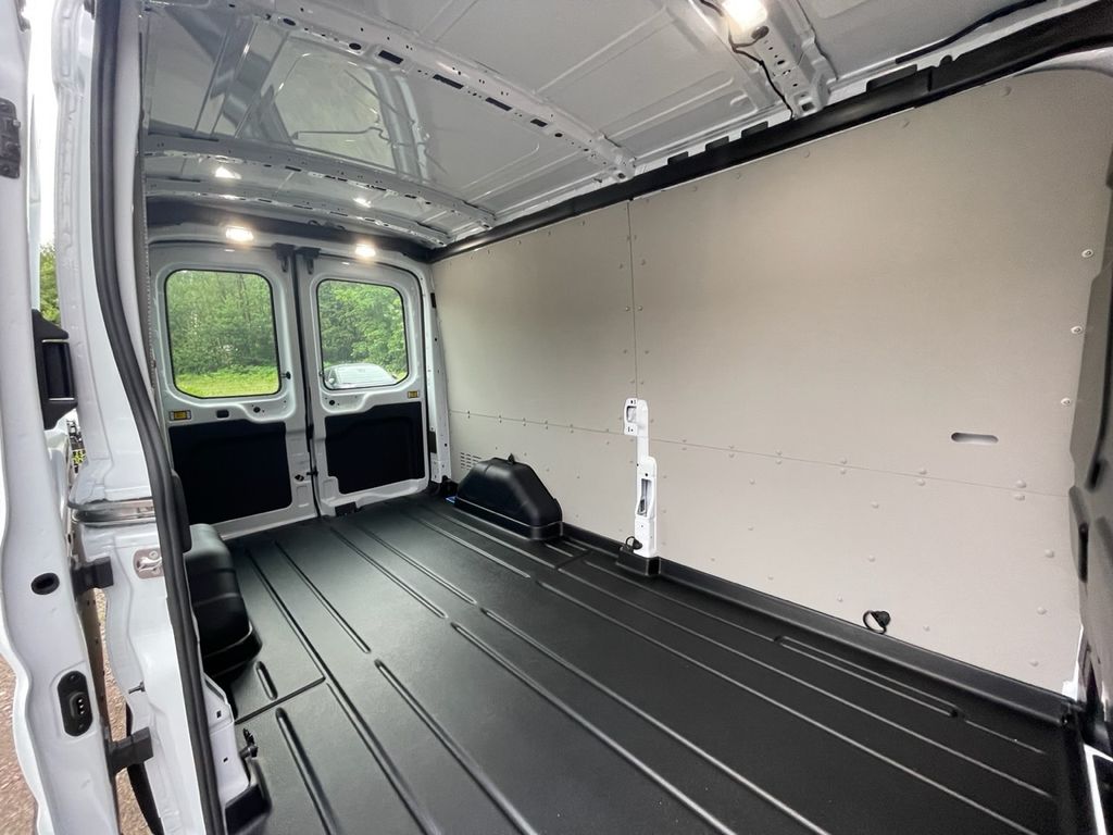 Ford Transit 2025