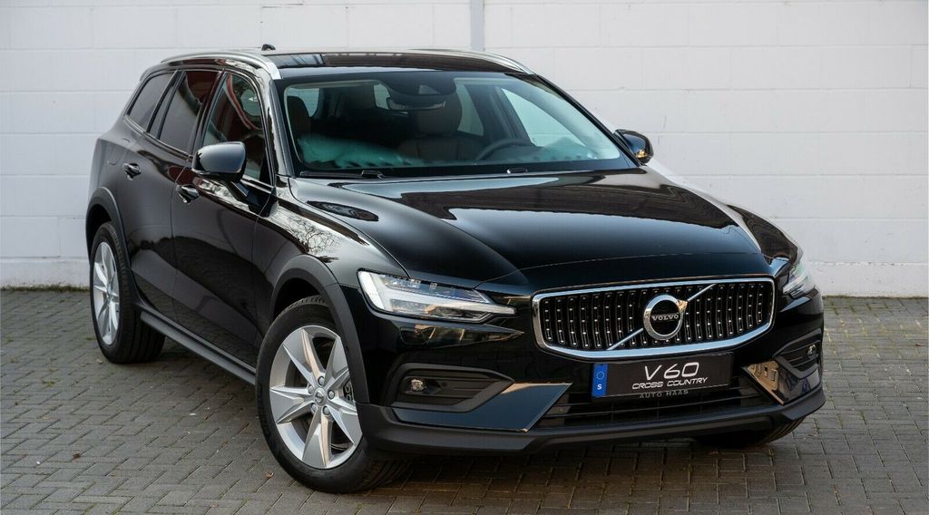 Volvo V60 Cross Country 2021